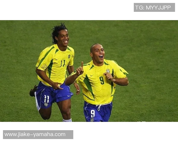 巴西足球明星：从球场到时尚巅峰的无尽魅力